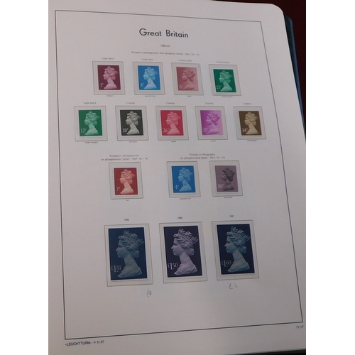 626 - Great Britain QEII Decimal issues in a hingeless Lighthouse album, definitives, regionals, commemora... 