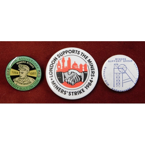 910 - Political and Union badges - a collection of (20) including London Supports the Miners 1984, Defendi... 