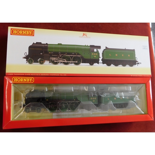 520 - Hornby Locomotive 'Edward Thompson' LNER Class A2/3 4-6-2 Locomotive No.500 mint and boxed