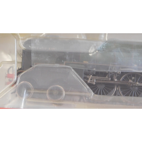 525 - Hornby Locomotive BR Thompson Class A2/3 4-6-2 'Steady Arms' No.60512, mint and boxed