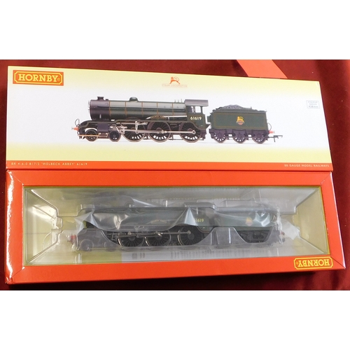 529 - Hornby Locomotive BR 4-6-0 B17/2 'Welbeck Abbey' No.61619 mint and boxed