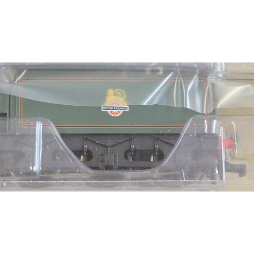 534 - Hornby Locomotive BR B17/6 No.61646 'Gilwell Park' mint and boxed