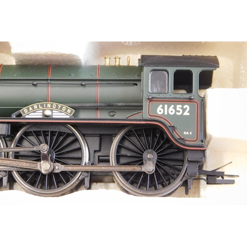 541 - Hornby Locomotive R2209 BR 4-6-0 Class B17/4 '61652 Darlington' mint and boxed