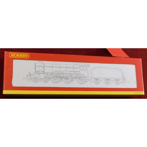 541 - Hornby Locomotive R2209 BR 4-6-0 Class B17/4 '61652 Darlington' mint and boxed