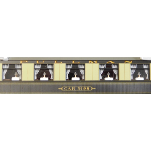 555 - Hornby Pullman 3rd Class Parlour Car R4385 No.98 mint and boxed