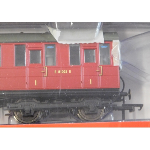 556 - Hornby BR Gresley Suburban 1st Class Coach R4519 E81025E mint and boxed