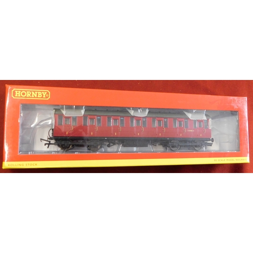 556 - Hornby BR Gresley Suburban 1st Class Coach R4519 E81025E mint and boxed