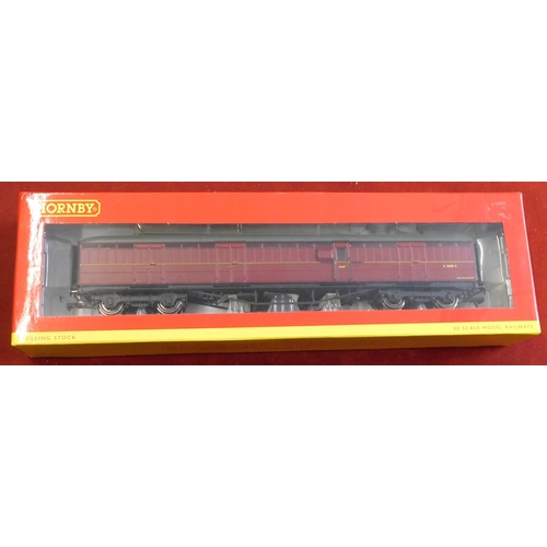 559 - Hornby R4531A BR (Ex LNER) full black coach E70499E mint and boxed