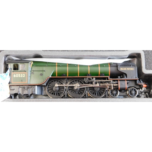 565 - Bachmann Locomotive Class A2 'Blue Peter' Brunswick Green Late Crest, mint and boxed is in branch li... 