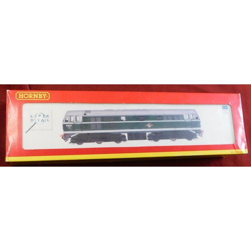 587 - Hornby BR A1A-A1A Diesel Electric Class 31 locomotive D5511 (R2420A) mint and boxed