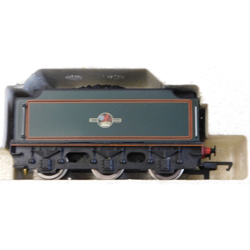 600 - Hornby Locomotive BR Class B17/4 '61662' (R315) ' Manchester United' mint and boxed