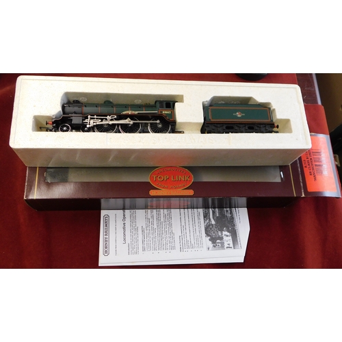 600 - Hornby Locomotive BR Class B17/4 '61662' (R315) ' Manchester United' mint and boxed