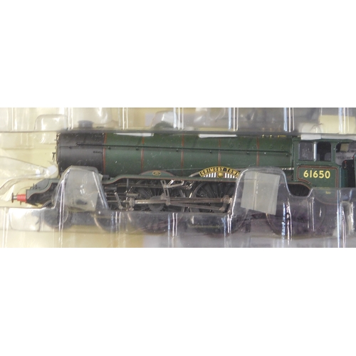 601 - Hornby Locomotive BR 4-6-0 Class B17/6 'Grimsby Town' mint and boxed