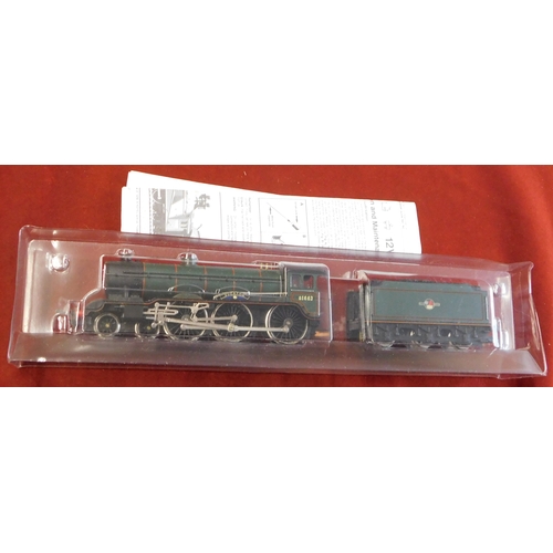 603 - Hornby Locomotive BR 4-6-0 loco Class B17/4 'Everton' mint and boxed