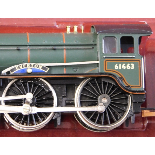 603 - Hornby Locomotive BR 4-6-0 loco Class B17/4 'Everton' mint and boxed