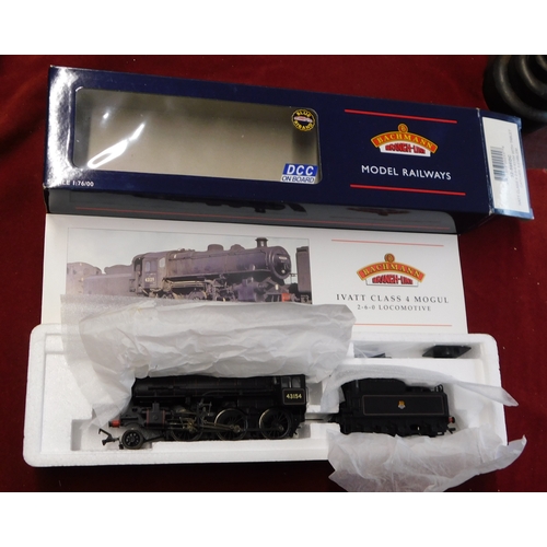 612 - Bachmann Locomotive IVATT Class 4, 2-6-0, 43154 with table catcher E / Emblem 32-586DC mint and boxe... 