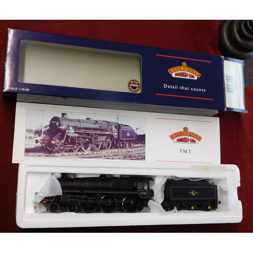 623 - Bachmann/Branch Line Locomotive Standard Class 5MT '73158' BR black late crest BR 1B Tender, mint an... 