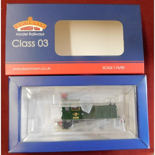 629 - Bachmann Locomotive Class 03 Diesel Shunter D2011 - BR Plain Green, late crest, mint and boxed