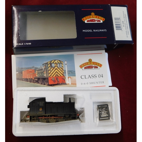 632 - Bachmann Locomotive 04 Diesel Shunter '17217' BR black early emblem weathered mint and boxed (31-359... 