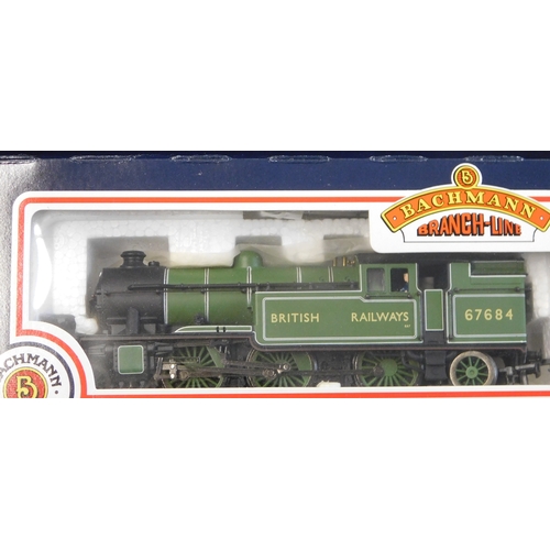 636 - Bachmann Locomotive V3 Tank 67684 'Doncaster Green British Railways' (Hopper type bunker) mint and b... 