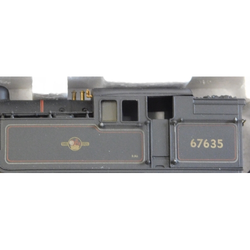 637 - Bachmann Locomotive V1 Tank '67635' BR lined black late crest, straight sided bunker weathered, mint... 