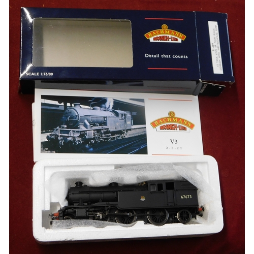 638 - Bachmann Locomotive V3 Tank '67673' BR Plain black emblem, Westinghouse Pump 31-609, mint and boxed