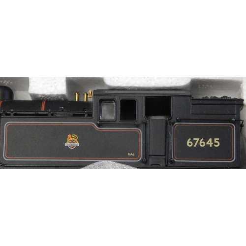 641 - Bachmann Locomotive V1 Tank 67645 BR lined black, early emblem, straight sided bunker, mint and boxe... 