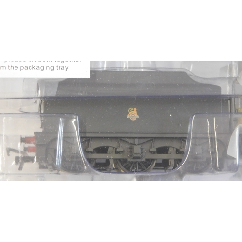 670 - Bachmann Locomotive 31-004A Robinson Class A4 63762 BR black early emblem, weathered mint and boxed