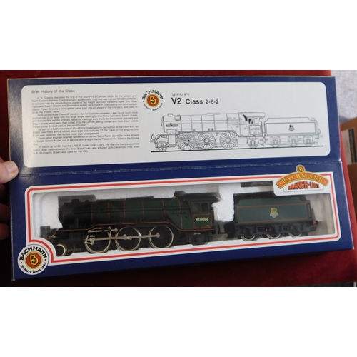 Bachmann Locomotive 31-557 Gresley V2 Locomotive Class 2-6-2 BR Green ...