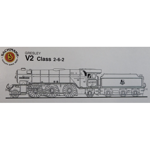 675 - Bachmann Locomotive 31-557 Gresley V2 Locomotive Class 2-6-2 BR Green 60884, mint and boxed