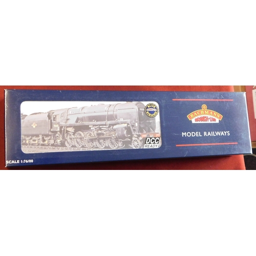 676 - Bachmann Locomotive 32-852 Class 9F 2-10-0 Standard 92116 BR/E/C 'Black Bric' Tender, mint and boxed