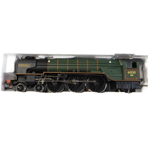 688 - Bachmann Locomotive 32-555 Class A1, 60130 'Kestrel' BR green late crest, minted and boxed