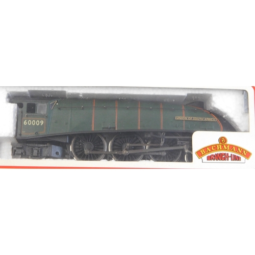 700 - Bachmann Locomotive 31-915A A4 60009 'Union of South Africa' 4-6-2 BR green, early emblem, mint and ... 