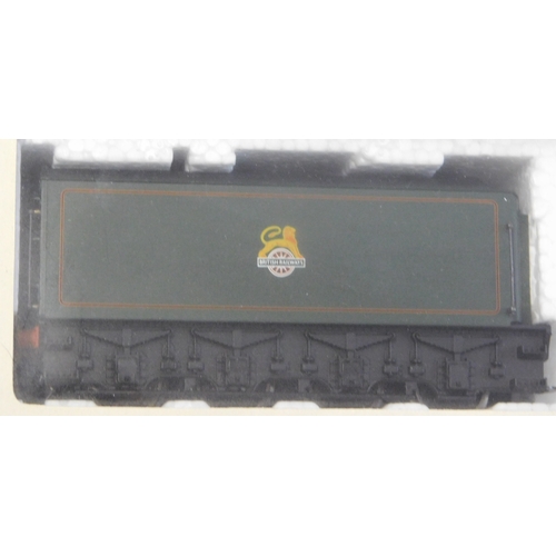 700 - Bachmann Locomotive 31-915A A4 60009 'Union of South Africa' 4-6-2 BR green, early emblem, mint and ... 