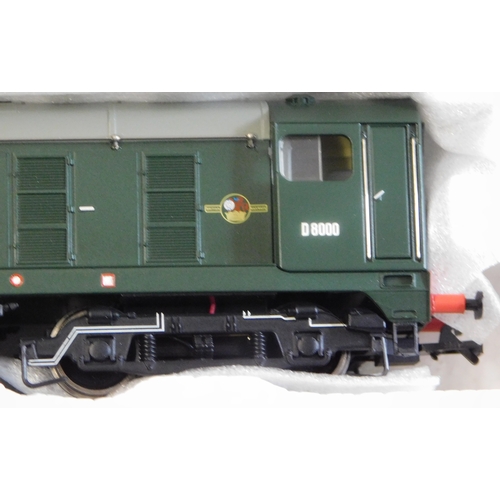 703 - Bachmann Locomotive class 20 diesel, D8000 BR green with indicator disc, mint and boxed