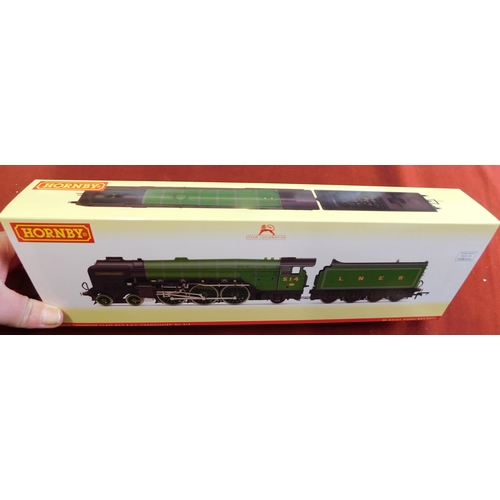 716 - Hornby Locomotive R3833 LNER Thompson Class A2/3 4-6-2 'Chamossaire' No.514, mint and boxed Retail £... 