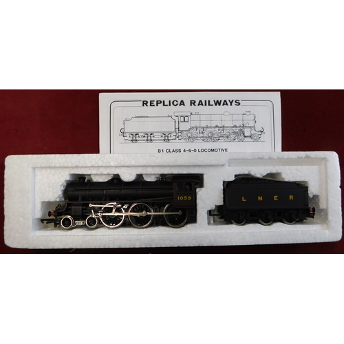 768 - Replica Railways Locomotives (2) No.11013 class B1 LNER black and N11014 class B1, BR black (2) both... 