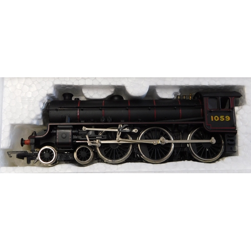 768 - Replica Railways Locomotives (2) No.11013 class B1 LNER black and N11014 class B1, BR black (2) both... 