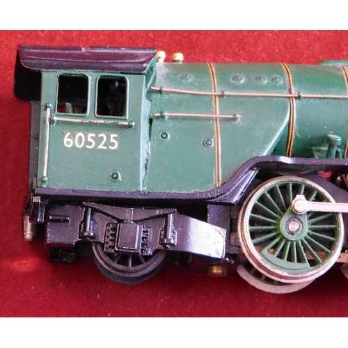 798 - Wills Finecast LNER 'A2' Class '60525' A.H. Peppercorn with tender very good