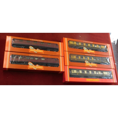 815 - Hornby Carriages including R223 Pullman 1st class parlour car, R223 Pullman 1st class, R233 Pullman ... 