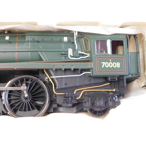 512 - Hornby Locomotive 'The Norfolk man' Train Pack Set, GNER A Black Prince' mint and boxed with certifi... 