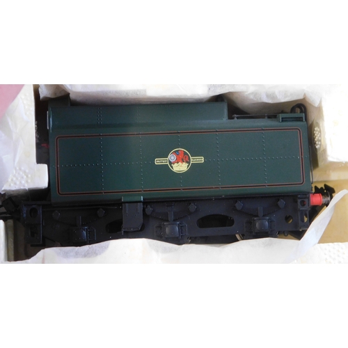 512 - Hornby Locomotive 'The Norfolk man' Train Pack Set, GNER A Black Prince' mint and boxed with certifi... 