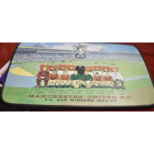 10 - A tray sized table top 59cm's x 38cm's with a colour picture from a photo of the Manchester United F... 