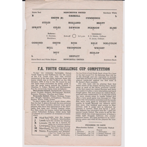 441 - Manchester United Youth 1957/8 v Newcastle United (4th Round) coupon clipped few cover faults