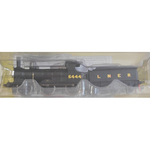 576 - Hornby Locomotive LNER Class J15 locomotive 5444, R3414 mint and boxed