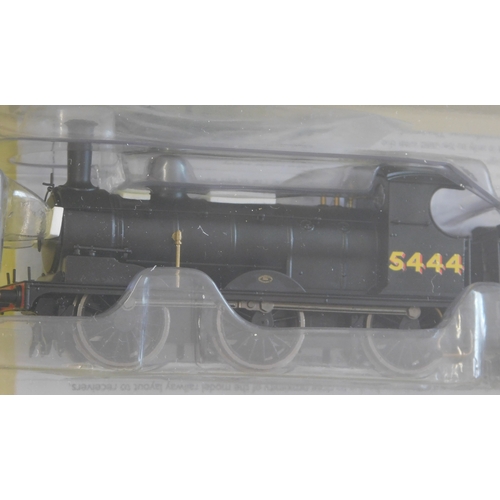 576 - Hornby Locomotive LNER Class J15 locomotive 5444, R3414 mint and boxed