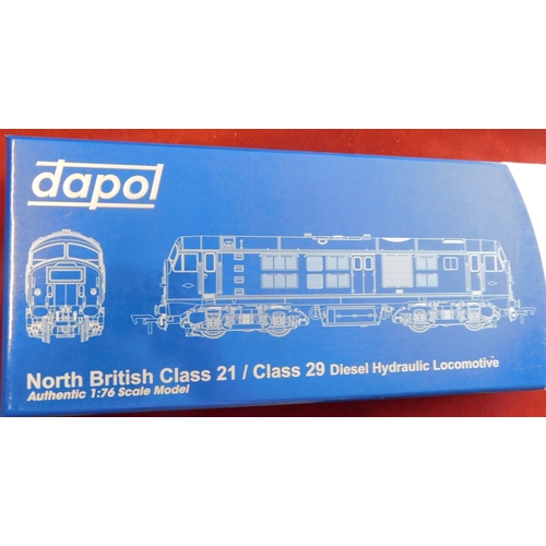 606 - Daplo Locomotive North British Class 21/Class 29 Diesel Hydraulic Locomotive BR green D6121 head cod... 