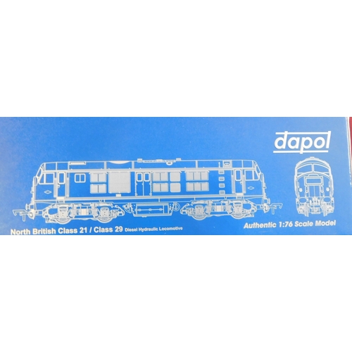 606 - Daplo Locomotive North British Class 21/Class 29 Diesel Hydraulic Locomotive BR green D6121 head cod... 