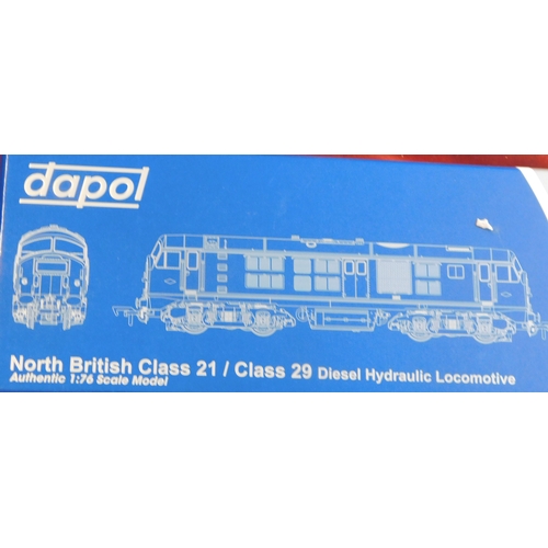 607 - Daplo Locomotive North British Class 21/Class 29 Diesel Hydraulic Locomotive BR green D6121 head cod... 