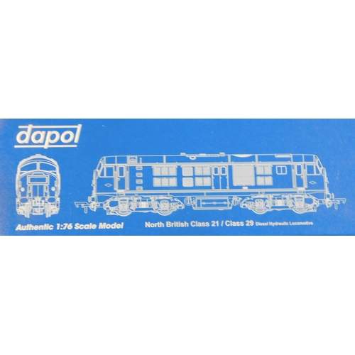 607 - Daplo Locomotive North British Class 21/Class 29 Diesel Hydraulic Locomotive BR green D6121 head cod... 